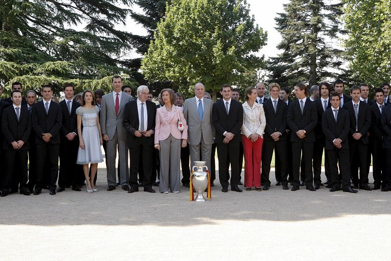 Los jugadores se hicieron la pertinente foto de familia con la Familia Real.
