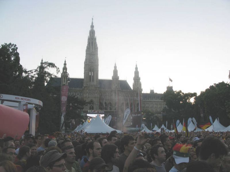 La Plaza del Ayuntamiento de Viena, duranta la final de la Eurocopa