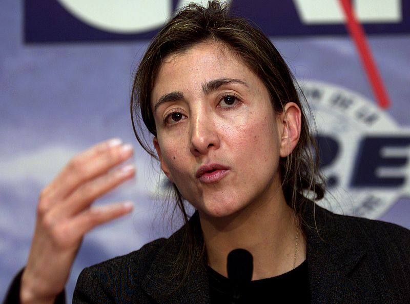 Ingrid Betancourt, antes de su secuestro, en una conferencia de prensa en París como candidata a las elecciones presidenciales de Colombia