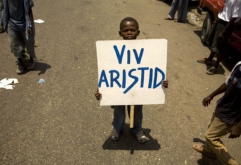 Manifestación por el cumpleaños de Jean Bertrand Aristide