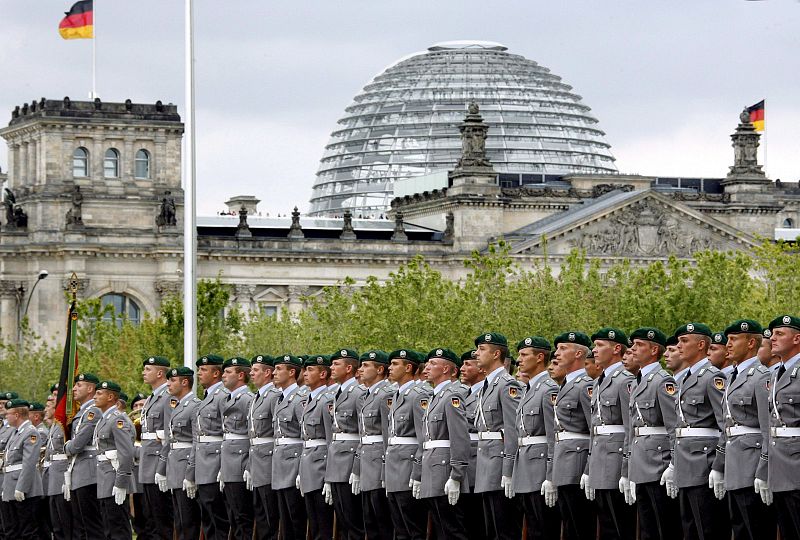 Soldados del Bundeswehr jurarán bandera frente al Reichstag