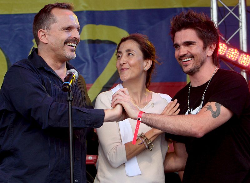 Juanes y Bosé con Ingrid Betancourt