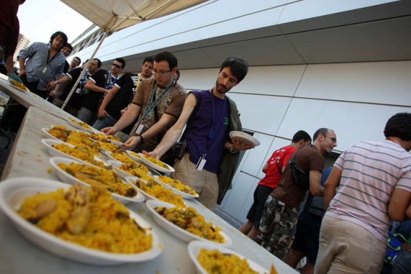 Paella gigante para los campuseros