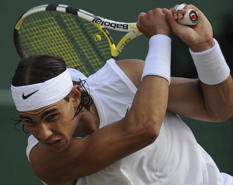 Rafael Nadal consigue su primer trofeo de Wimbledom