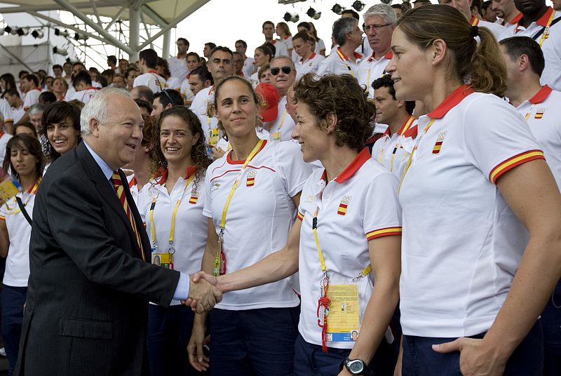 IZADO BANDERA ESPAÑA VILLA OLIMPICA