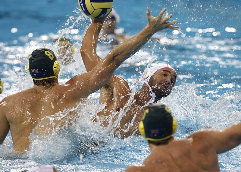 La selección española de waterpolo ha conseguido ganar a Australia con un apretado 9-8.