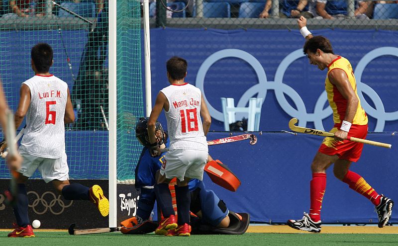 Celebración del gol de la victoria España-China de hockey