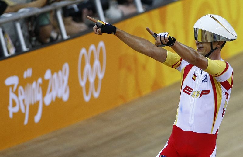 Joan Llaneras consigue el oro en la prueba de puntuación.