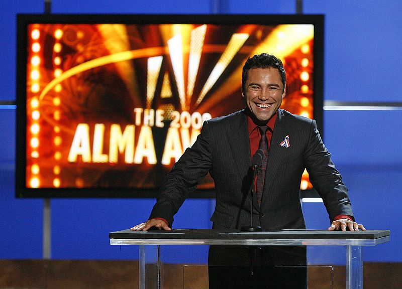 El boxeador Oscar De La Hoya también participó en la ceremonia