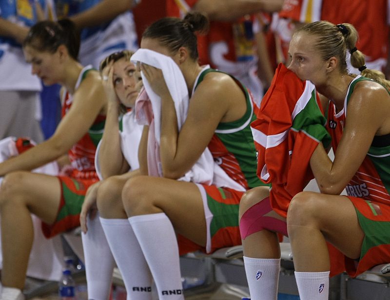 La selección de baloncesto bielorrusa ha perdido contra las anfitrionas chinas 77-62.