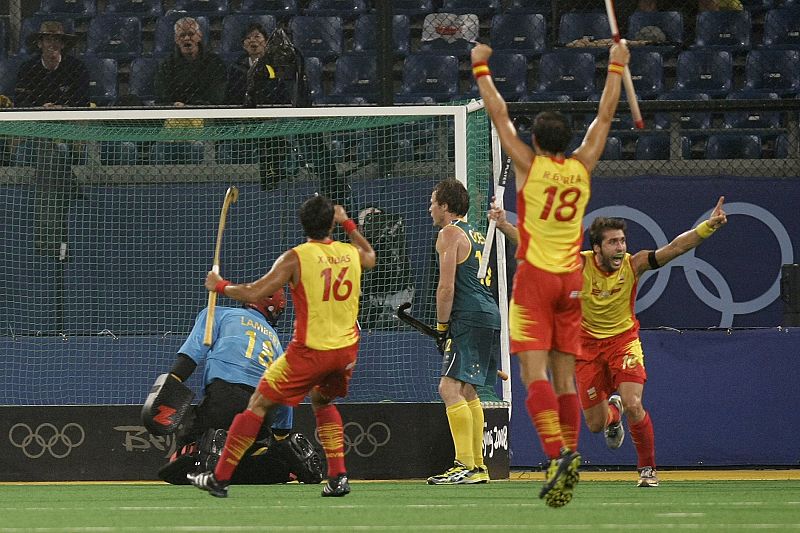 La selección de Hockey celebra su victoria ante Australia.