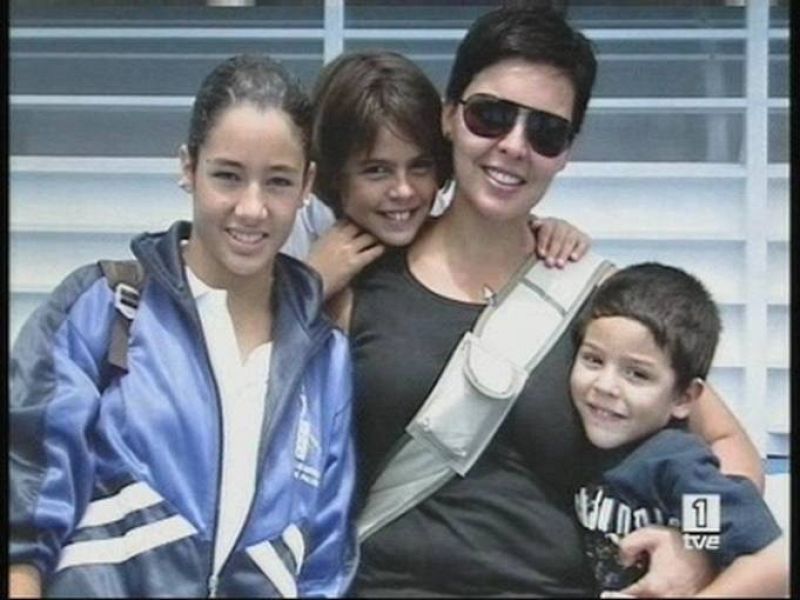 La familia Villanueva residía en Las Palmas y tenían mucha relación con el Club Náutico de la localidad canaria. Todos fallecieron en el accidente.