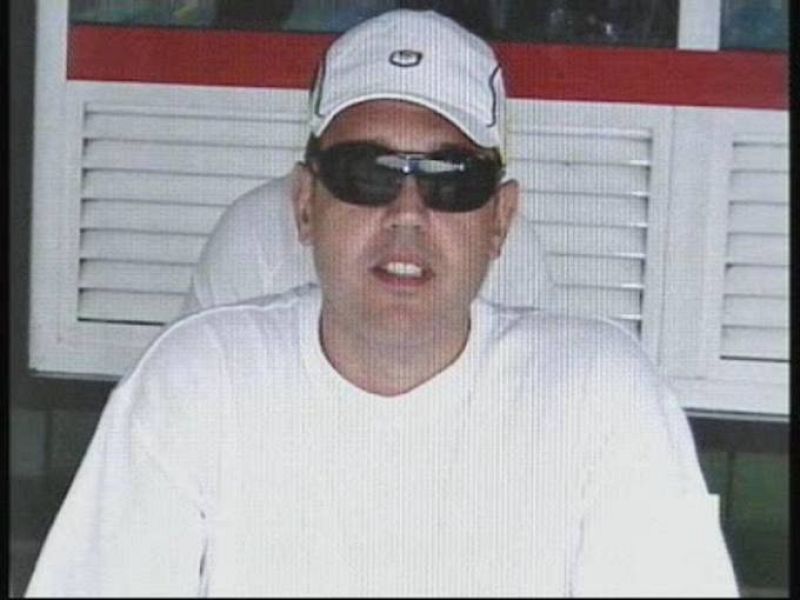 Alejandro Villanueva era el padre de la familia Villanueva. Falleció junto con su mujer y sus tres hijos