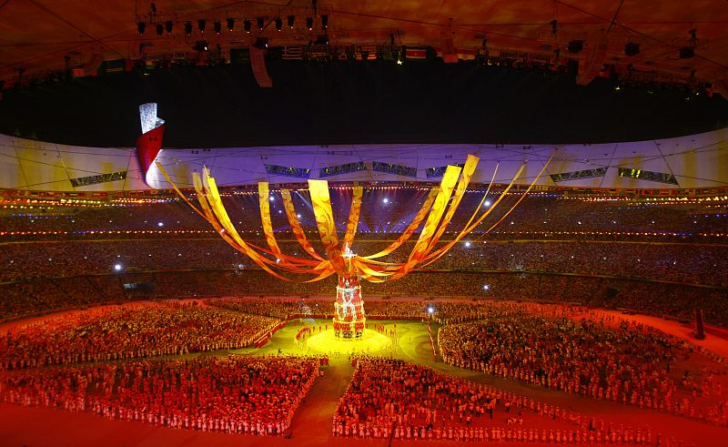 Performers take part in the closing ceremony of the Beijing 2008 Olympic Games at the National Stadium