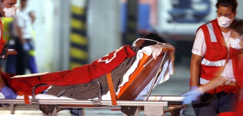 LLEGAN A MALAGA LOS 26 INMIGRANTES RESCATADOS EN ALBORÁN