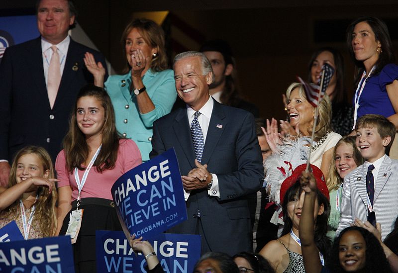 El elegido por Obama como su número dos asiste con su familia a la Convención Demócrata de Denver.