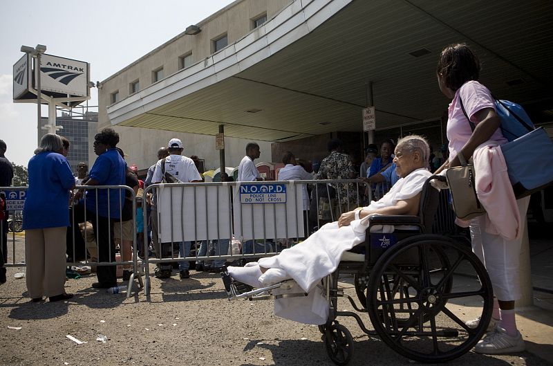 Residents wait to board buses and trains to evacuate New Orleans ahead of Hurricane Gustav