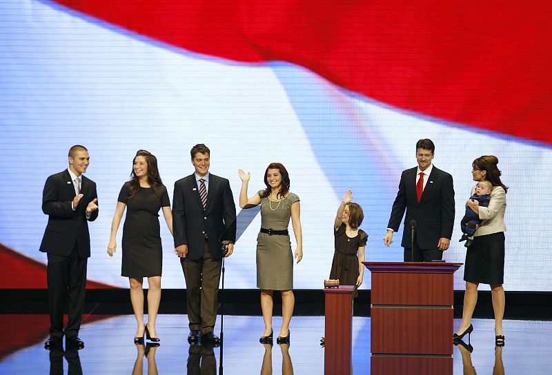 Sarah Palin junto a su familia en la Convención Republicana de Saint Paul, Minnesota, en la que ha aceptado ser candidata a la vicepresidencia de los Estados Unidos.