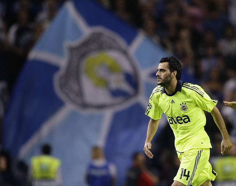 Dani Güiza ha marcado un gol, después de que su equipo, el Fenerbahce turco, fuera perdiendo ante el Oporto 2-0.