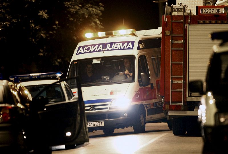 Ambulancia en el lugar del atentado de Santoña, Cantabria.