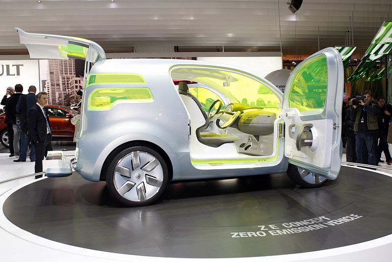 Otro vehículo ecológico, el Renault de concepto ZE, que ha sido desarrollado sobre la base del Kangoo y que no emite dióxido de carbono (02/10/08).