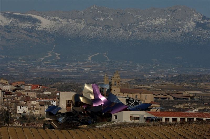 Vista de una bodega en El Ciego, Álava