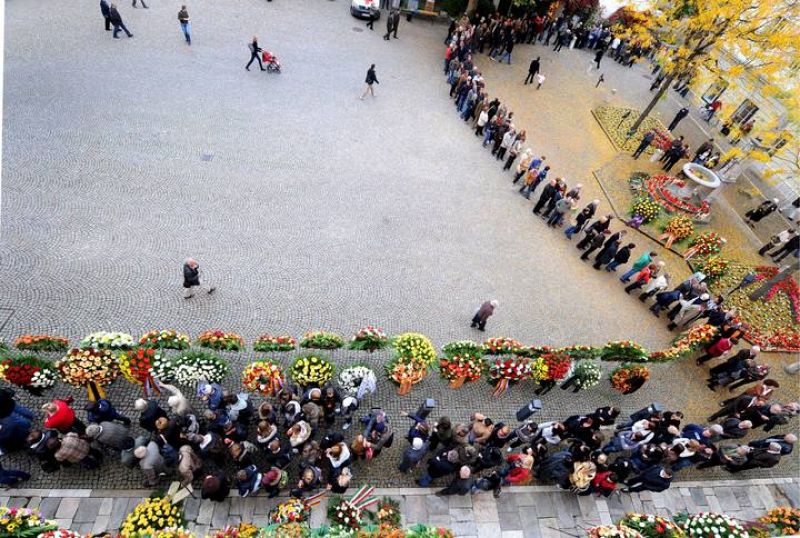  Largas colas para despedir a Haider.