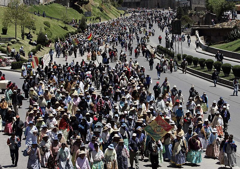 Marcha en Bolivia para que se apruebe el referendum sobre la nueva Constitución