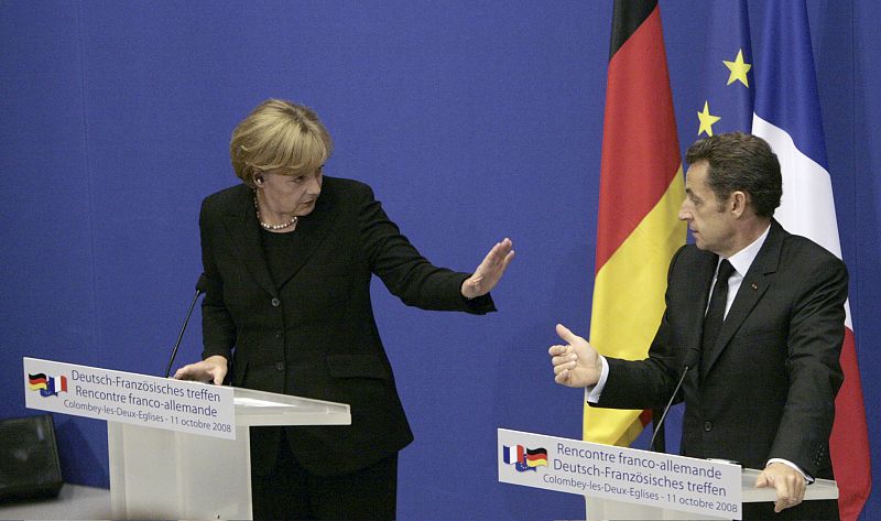Merkel cree que Sarkozy es demasiado cariñoso
