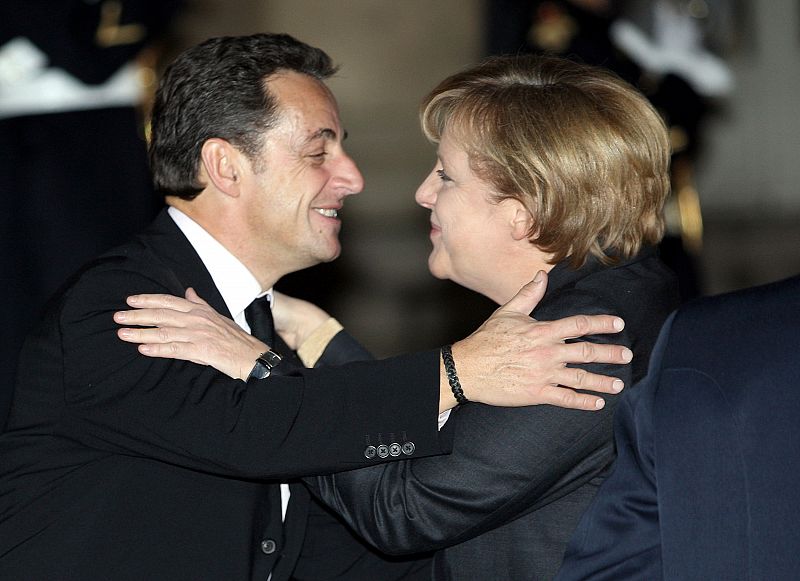 Sarkozy y Merkel se encuentran en el Elíseo en diciembre de 2007.