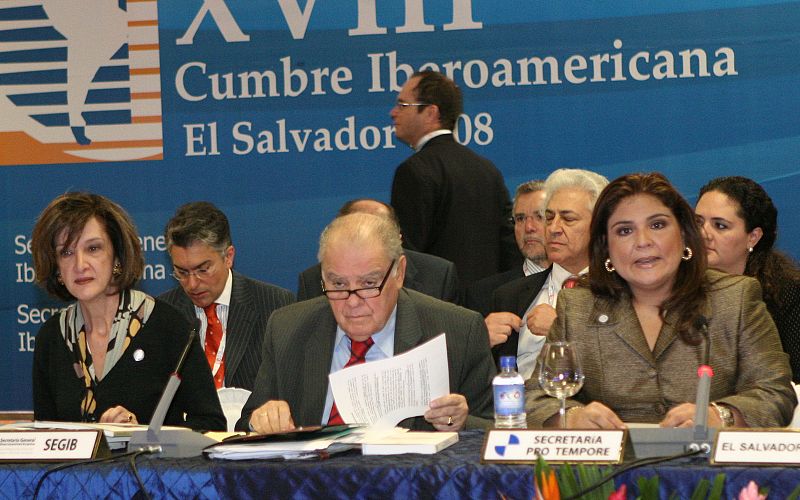 María Elisa Berenget, Enrique Iglesias y Marisol Argueta