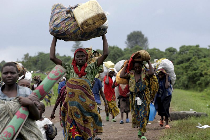 MILES DE DESPLAZADOS SE ASIENTAN EN CAMPOS DE REFUGIADOS