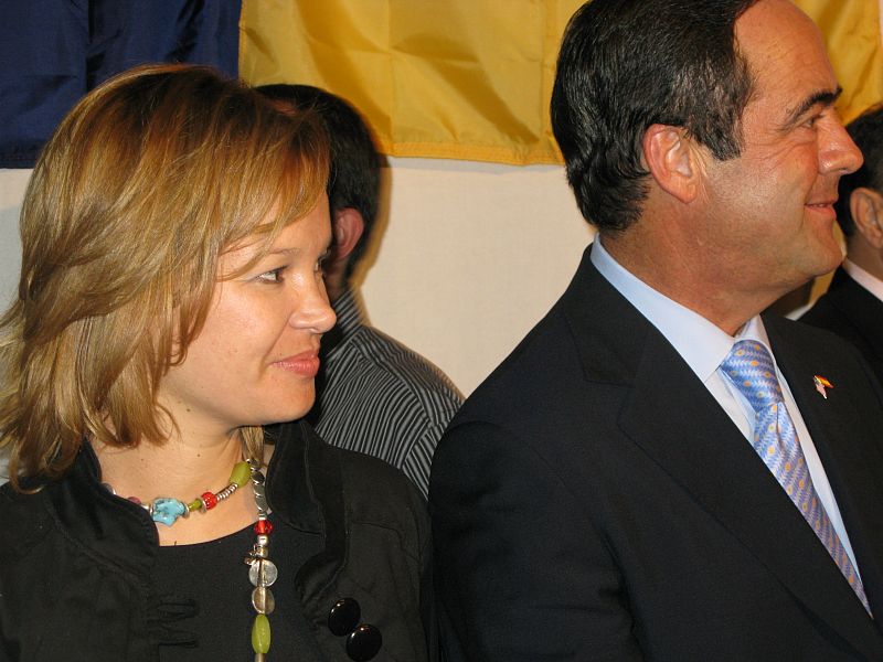 Leire Pajin y Jose Bono posan en la Casa de América.