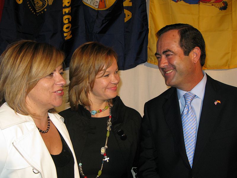 Elena Valenciano, Leire Pajín y José Bono en la fiesta de la Casa de América.