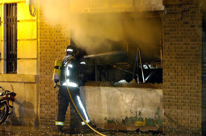 UN INCENDIO EN UN RESTAURANTE OBLIGA A DESALOJAR EL EDIFICIO