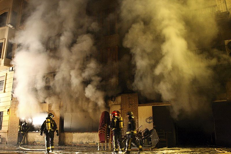 UN INCENDIO EN UN RESTAURANTE OBLIGA A DESALOJAR EL EDIFICIO