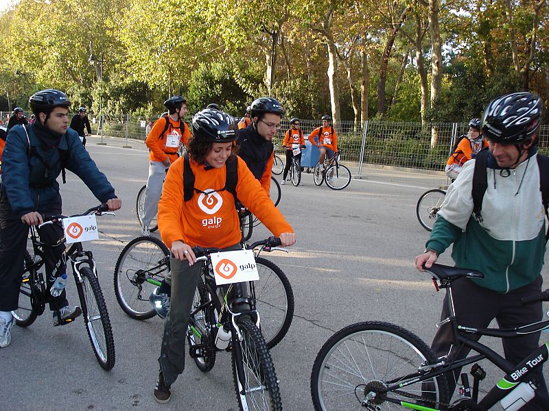 Nada más arrancar, los primeros choques. Eso sí, sin víctimas.