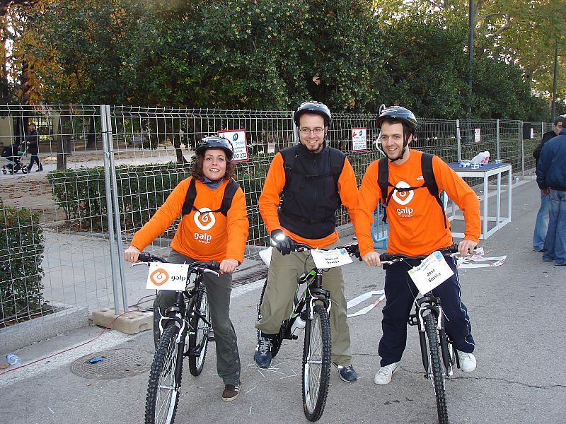 Mucha ilusión y bastante frío en una mañana de sol y bicis.