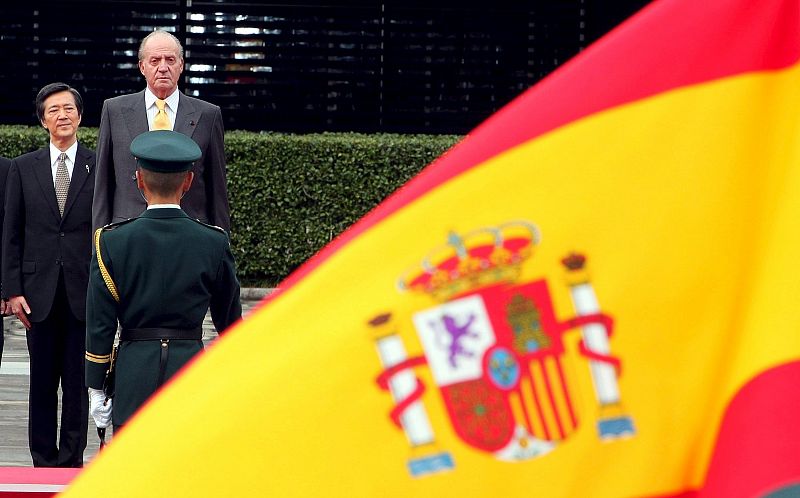 LOS REYES DE ESPAÑA, JUAN CARLOS Y SOFIA SE REÚNEN CON EL EMPERADOR DEL JAPÓN, AKIHITO Y LA EMPERATRIZ MICHIKO