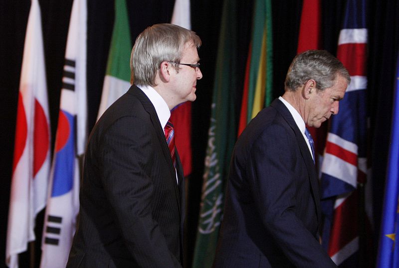 Bush saluda al primer ministro australiano,  Kevin Rudd