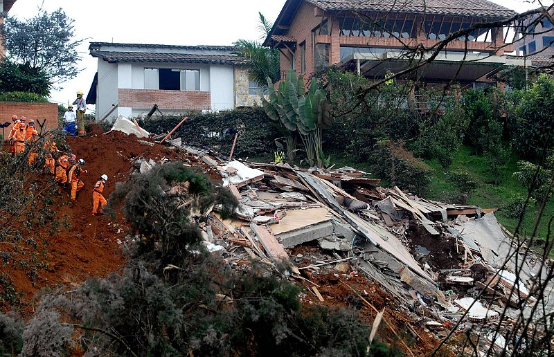 DERRUMBE EN UN BARRIO DE MEDELLÍN