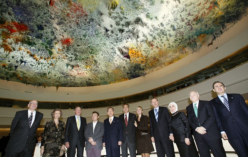 Official pose in the newly renovated Room XX after the unveiling ceremony at the European headquarters of the United Nations in Geneva