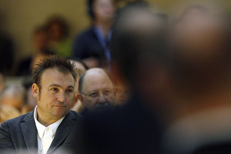 El artista mallorquín Miquel Barceló en un momento del acto de inauguración. La obra no se ha librado de la polémica por su coste.