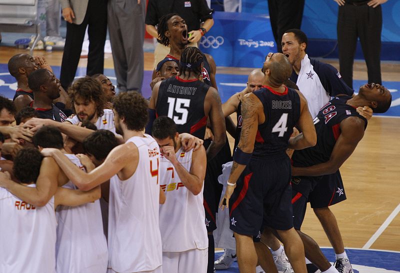 Los chicos de baloncesto se quedaron con la miel en los labios, al perder la gran final contra el super equipo de EE UU.