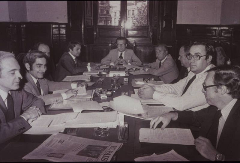  Los ponentes de la Constitución, reunidos