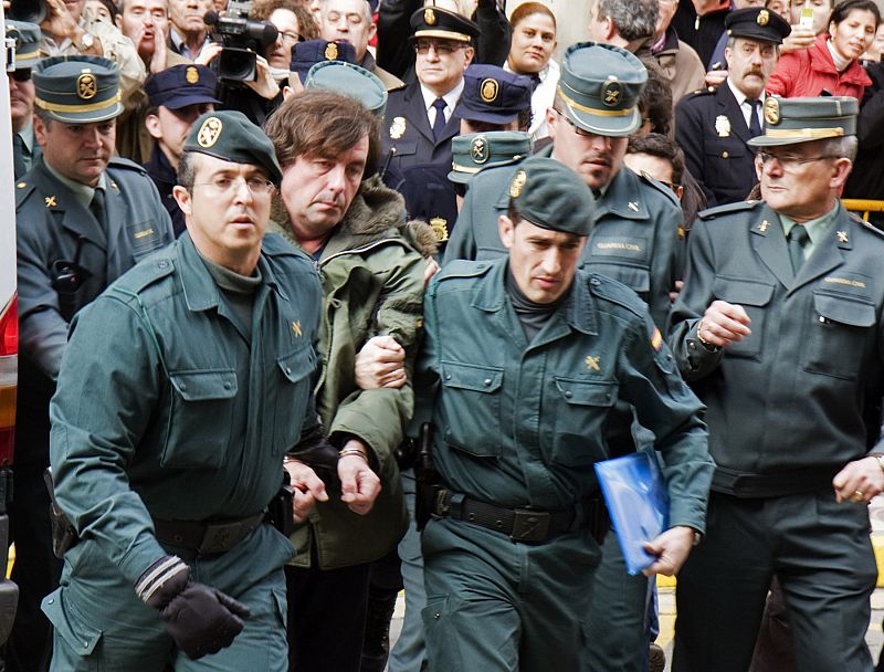 'El Solitario', llega al juzgado de Tudela, en Navarra, custodiado por agentes de la Guardia Civil