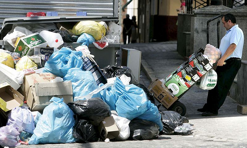 Huelga del servicio de recogida de basura en San Fernando, Cádiz