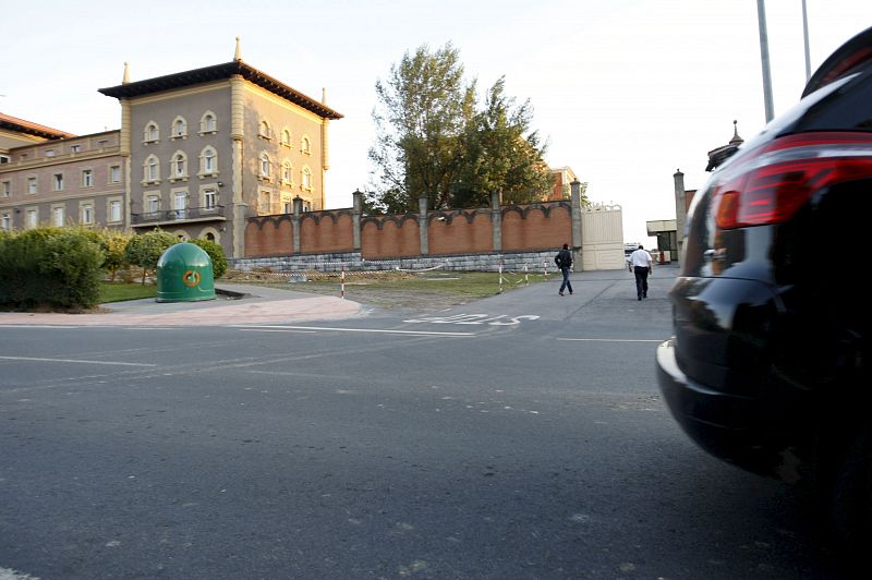 ETA coloca una bomba lapa en el coche de un policía y el agente recorre diez kilómetros sin que explosione