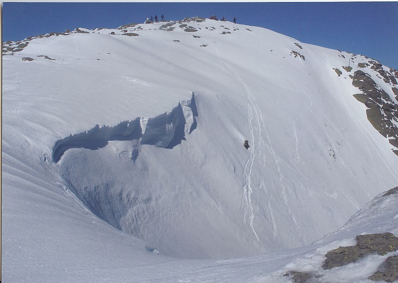 Cresta de nieve en Peñalara en Los Molinos, Madrid