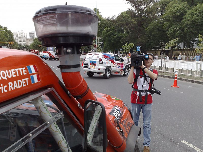 Detalle de un 'snorkel' en uno de los vehículos que compiten en el Rally Dakar.